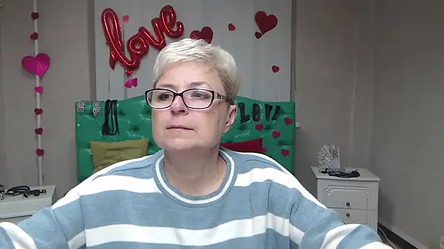 Snapshot of EmiliaGree chatting on 30, 9, 2025 EmiliaGree online show from 30, 9, 2025