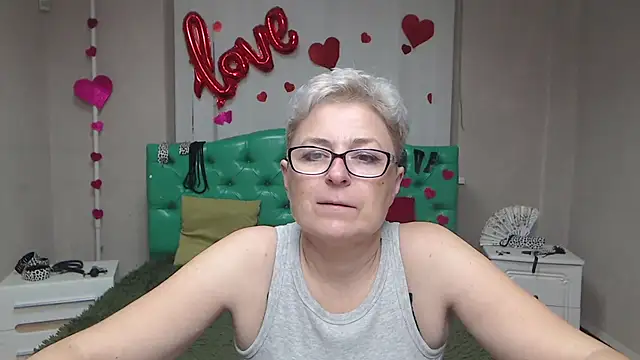 EmiliaGree online show from 15, 10, 2025