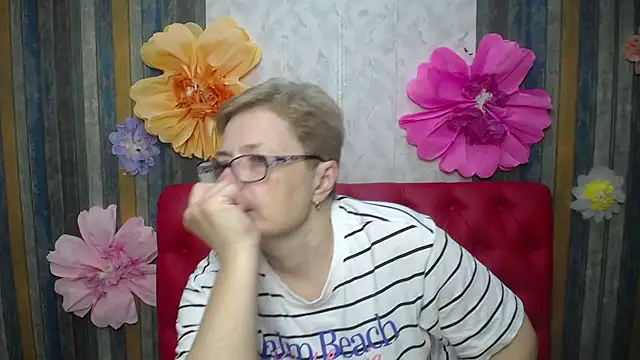 Snapshot of EmiliaGree chatting on 28, 5, 2026 EmiliaGree online show from 28, 5, 2026