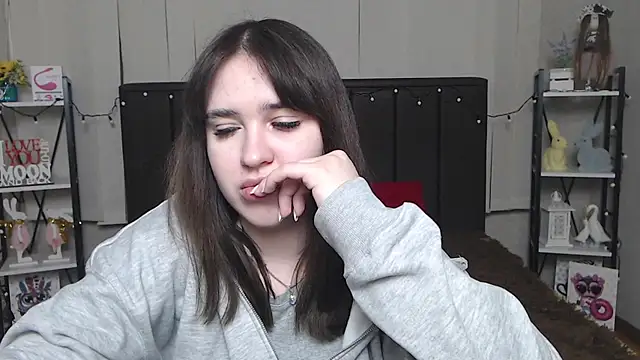 LauraHlot online show from 3, 2, 2025