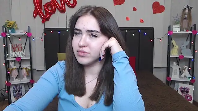 LauraHlot online show from 12, 2, 2025