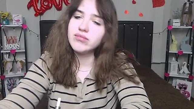 LauraHlot online show from 20, 2, 2025