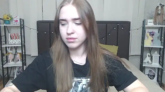 LauraHlot online show from 24, 9, 2025