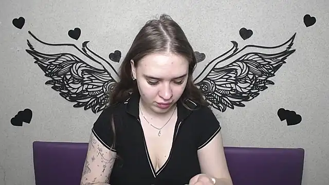 LauraHlot online show from 17, 4, 2026