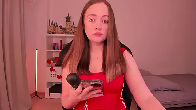 WalkingGirl online show from 14, 2, 2025