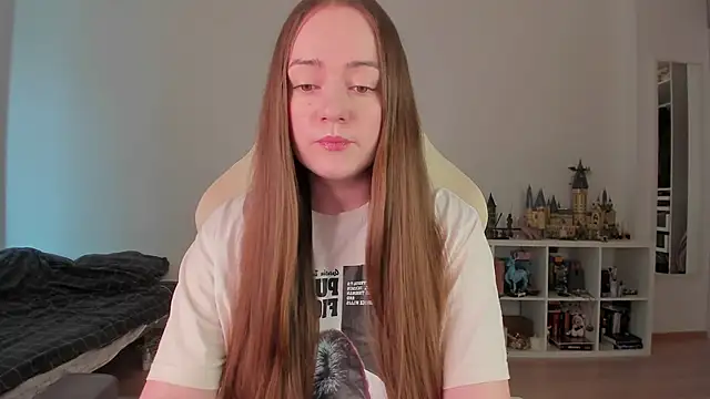 WalkingGirl online show from 20, 3, 2026