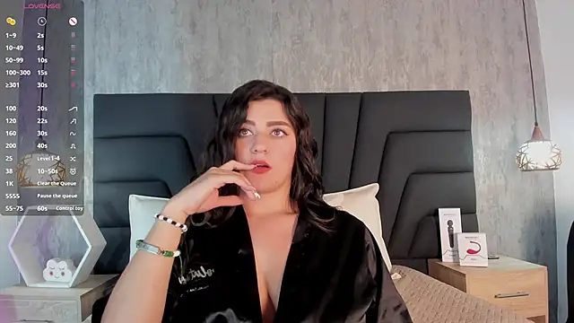 Snapshot of SARA_STONE17 chatting on 21, 1, 2025 SARA STONE17 online show from 21, 1, 2025