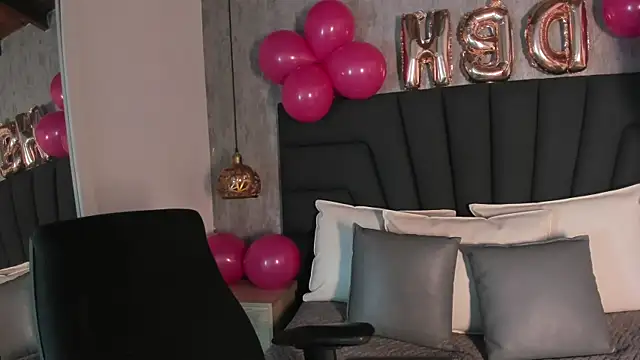 Snapshot of SARA_STONE17 chatting on 17, 3, 2025 SARA STONE17 online show from 17, 3, 2025