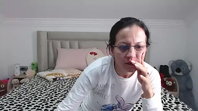 CatWoman0001 online show from 11, 1, 2026