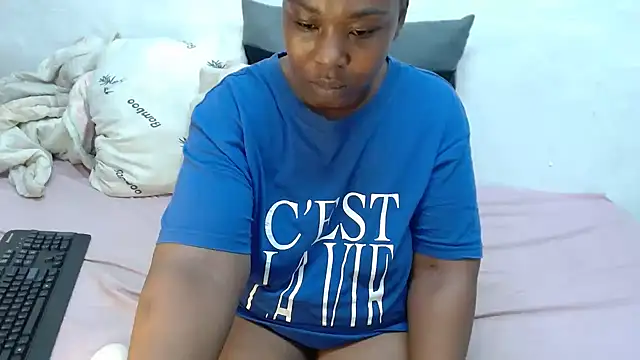 Thickchocolatex2 online show from 14, 9, 2025