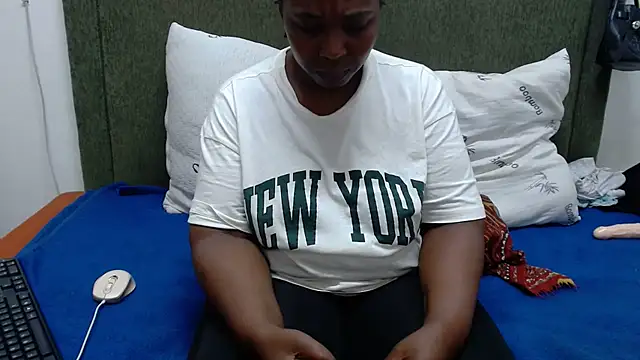 Thickchocolatex2 online show from 14, 2, 2026