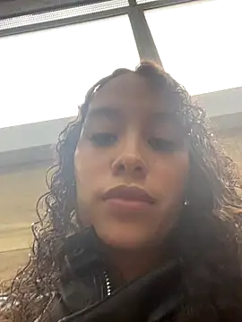 MarieLeon online show from 17, 12, 2025