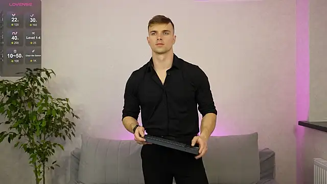 Nik Sharp online show from 8, 3, 2025