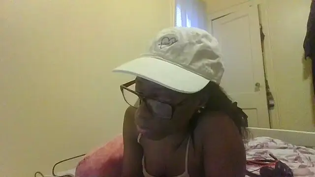 Snapshot of weeklyrush28 chatting on 13, 12, 2024 weeklyrush28 online show from 13, 12, 2024