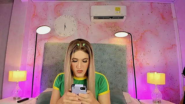 JESSI NAOMI online show from 7, 11, 2025