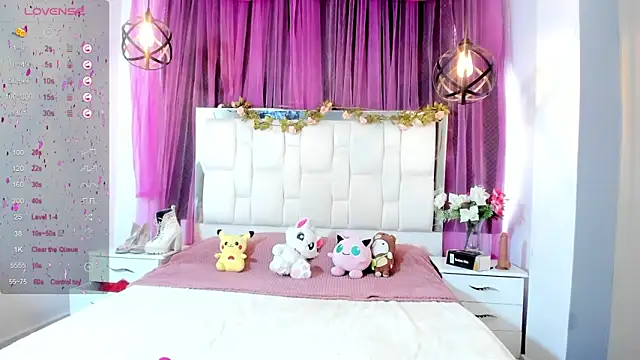 Snapshot of Carlie_Evans chatting on 18, 12, 2024 Carlie Evans online show from 18, 12, 2024