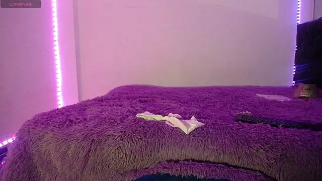 Laurenkenner  online show from 14, 10, 2025