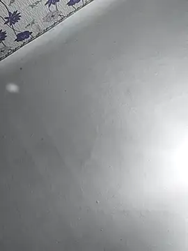 SweetLeila40 online show from 5, 3, 2025