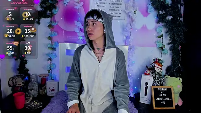 Snapshot of juniior_2311_ chatting on 17, 1, 2025 juniior 2311  online show from 17, 1, 2025