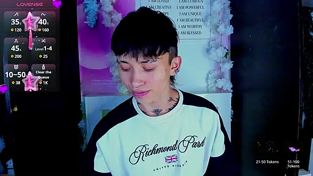 Snapshot of juniior_2311_ chatting on 18, 2, 2025 juniior 2311  online show from 18, 2, 2025