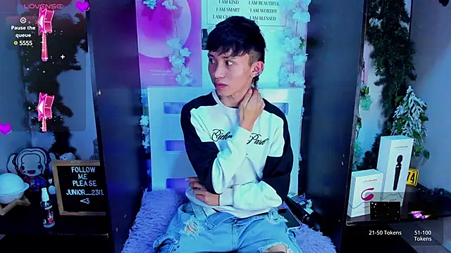 Snapshot of juniior_2311_ chatting on 19, 2, 2025 juniior 2311  online show from 19, 2, 2025