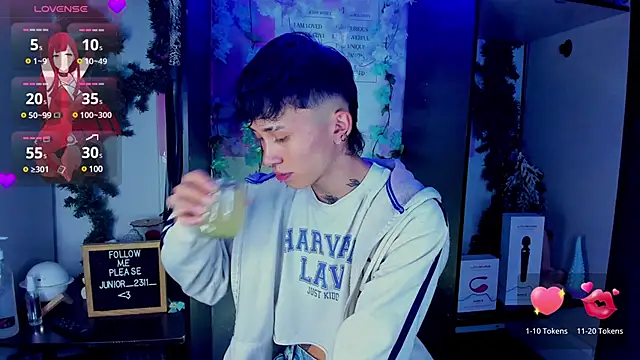 Snapshot of juniior_2311_ chatting on 7, 3, 2025 juniior 2311  online show from 7, 3, 2025