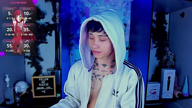 Snapshot of juniior_2311_ chatting on 8, 3, 2025 juniior 2311  online show from 8, 3, 2025