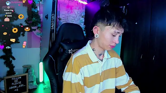 Snapshot of juniior_2311_ chatting on 15, 3, 2025 juniior 2311  online show from 15, 3, 2025