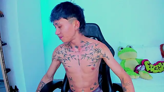 Snapshot of juniior_2311_ chatting on 25, 10, 2025 juniior 2311  online show from 25, 10, 2025