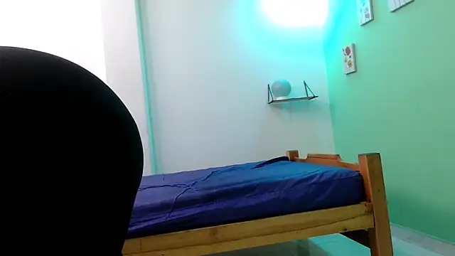 evaleribigtits18 online show from 9, 4, 2026