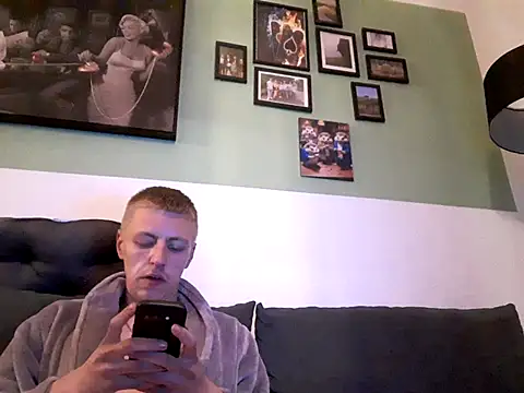 Snapshot of W3rtzuio chatting on 14, 10, 2025 W3rtzuio online show from 14, 10, 2025