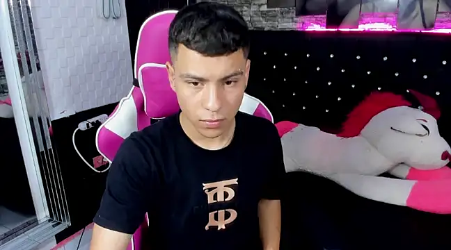 salvadorgomezx online show from 5, 12, 2024