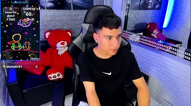 salvadorgomezx online show from 5, 1, 2025