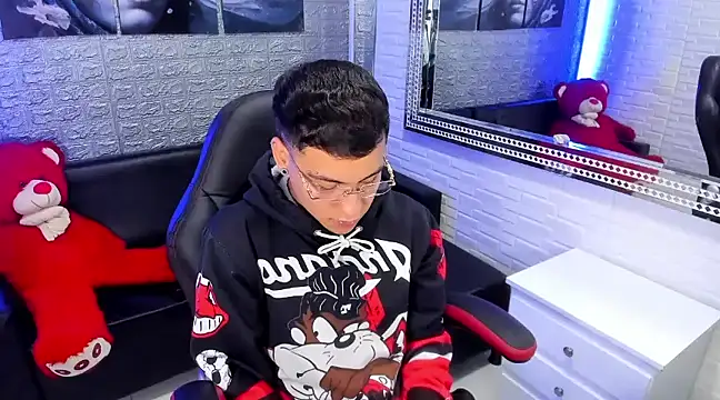 salvadorgomezx online show from 5, 2, 2025