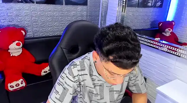 salvadorgomezx online show from 11, 2, 2025