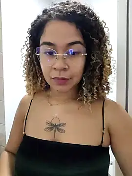 VitoriaFernandes online show from 19, 2, 2026