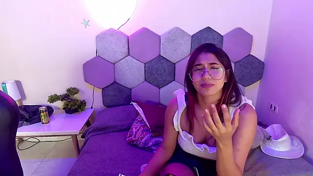 Horny tgn online show from 31, 1, 2025