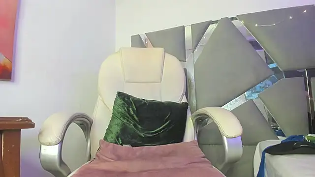 Arii xxx online show from 18, 1, 2025