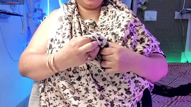 Gulabi Queen online show from 4, 3, 2025