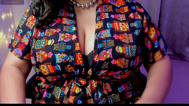 Snapshot of Gulabi_Queen chatting on 1, 3, 2026 Gulabi Queen online show from 1, 3, 2026