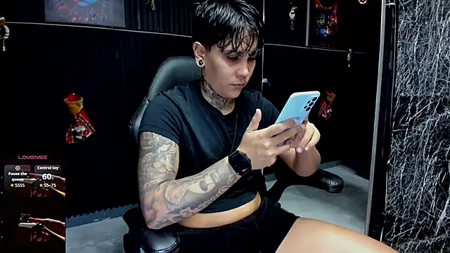 ZhoeStrong online show from 15, 12, 2025