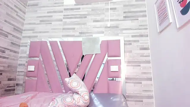 Snapshot of ebony_march chatting on 13, 12, 2024 ebony march online show from 13, 12, 2024
