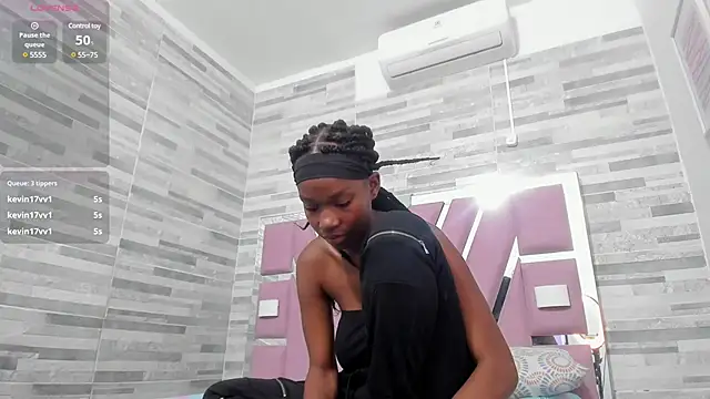 Snapshot of ebony_march chatting on 5, 1, 2025 ebony march online show from 5, 1, 2025