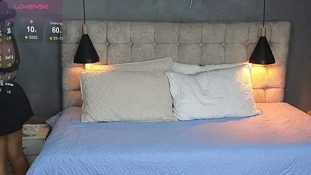 Laia and Aloby online show from 1, 12, 2025