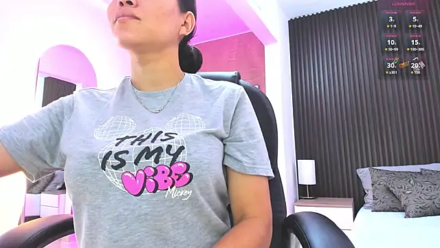 natasha  jackson online show from 23, 11, 2025