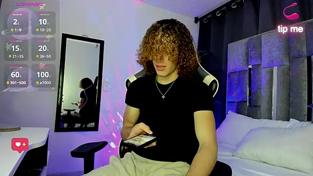 Snapshot of All3ssandr0 chatting on 19, 12, 2024 All3ssandr0 online show from 19, 12, 2024