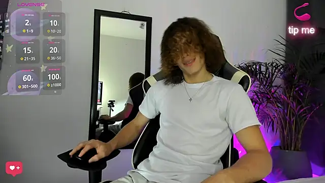 Snapshot of All3ssandr0 chatting on 22, 12, 2024 All3ssandr0 online show from 22, 12, 2024