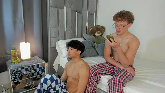 Snapshot of All3ssandr0 chatting on 20, 10, 2025 All3ssandr0 online show from 20, 10, 2025