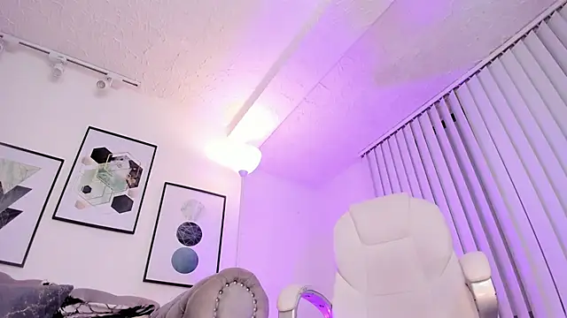 Snapshot of kendaall_jenner_ chatting on 24, 1, 2025 kendaall jenner online show from 24, 1, 2025