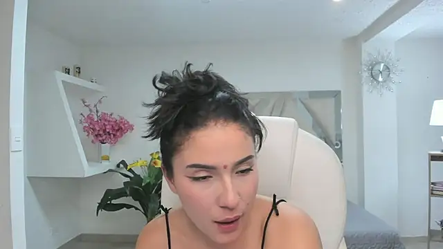 Snapshot of kendaall_jenner_ chatting on 1, 2, 2025 kendaall jenner online show from 1, 2, 2025